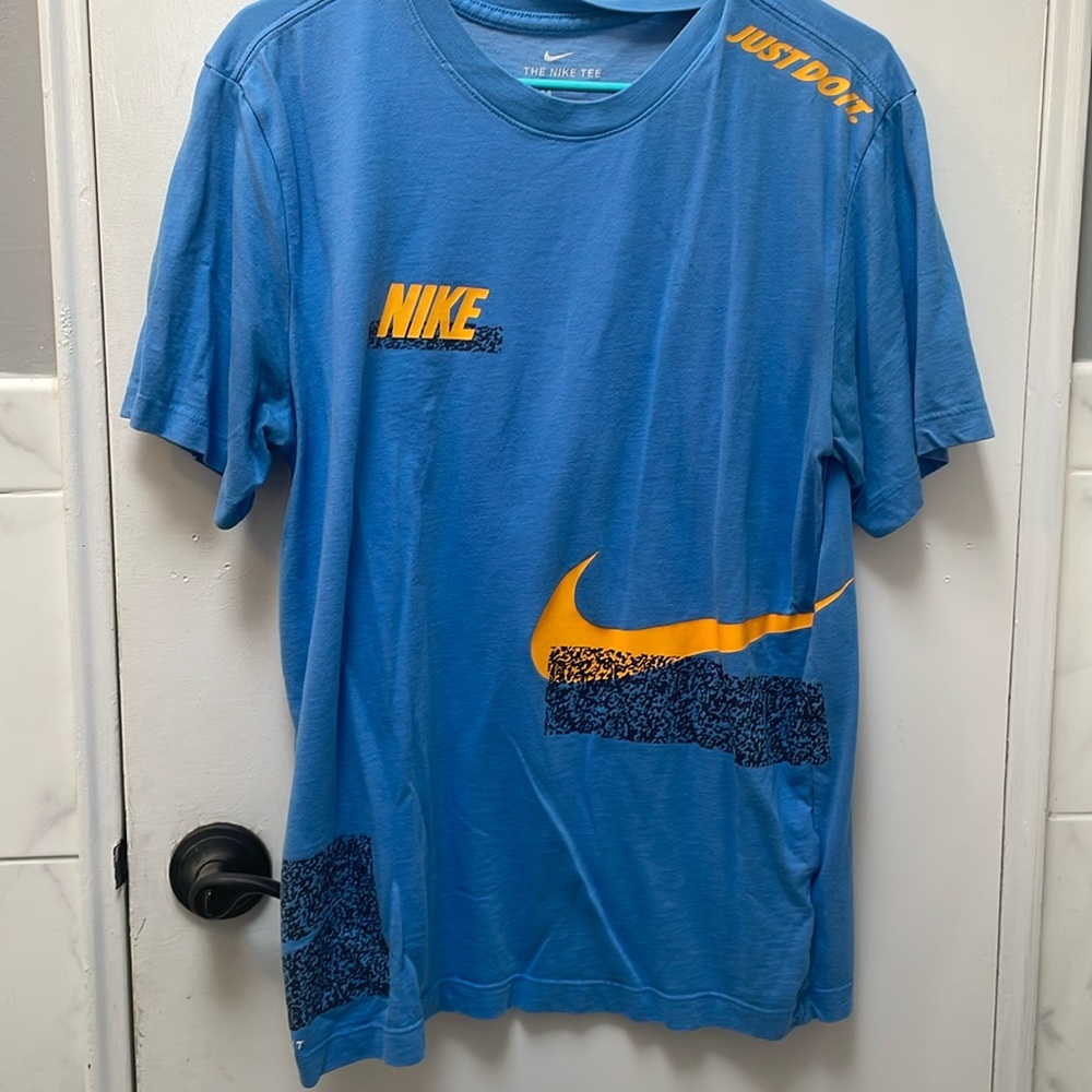 Nike T-shirt